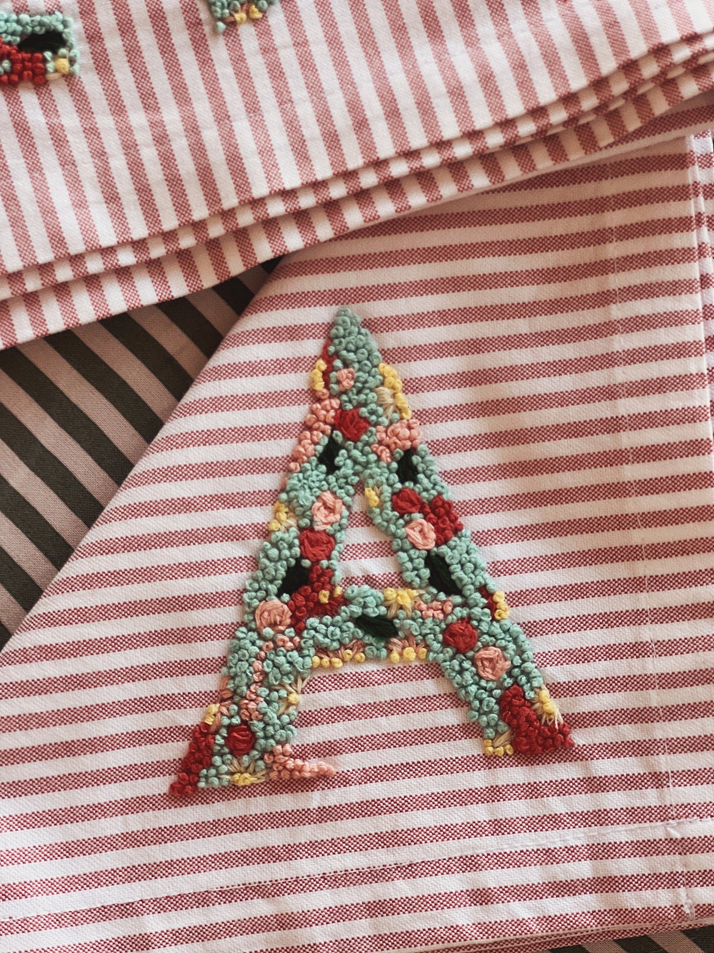 Serviette de table lettre à personnaliser