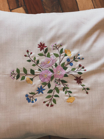 Coussin carré brodé 45 x 45 cm