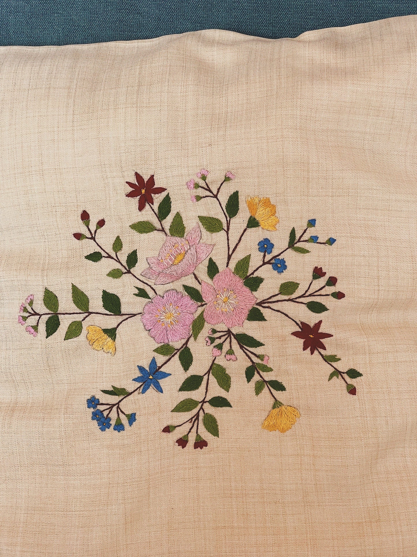 Coussin carré brodé 45 x 45 cm